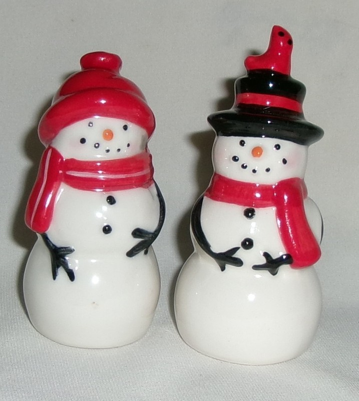 Snowman Red Bird Mini Salt Pepper Shaker Set-Cracker Barrel Collection