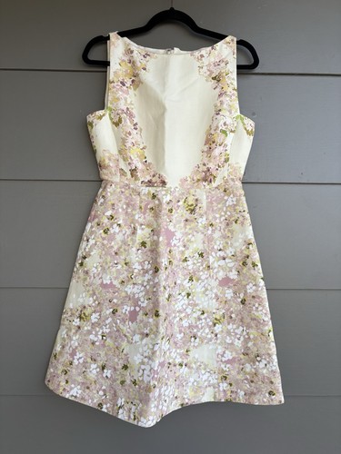 Giambattista Valli Spring 2013 RTW Floral Fit and Flare Dress Size Small - Picture 2 of 17