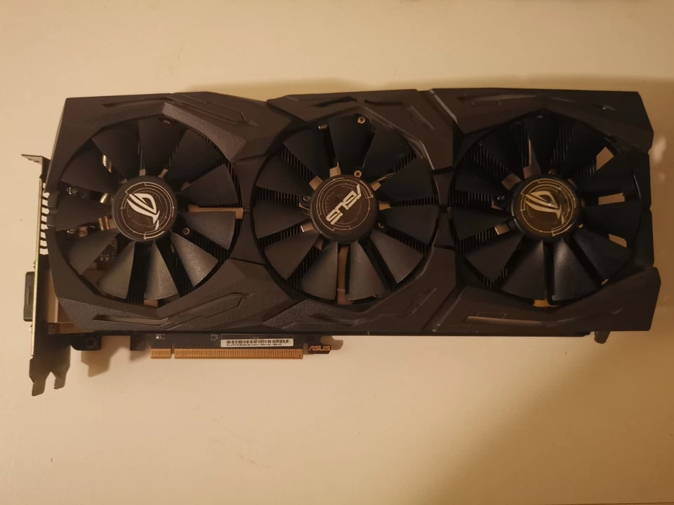 Scheda Video AMD RX Vega 56/64 Asus Rog Strix - 8gb HBM2 (4096 shading) - Immagine 2 di 4