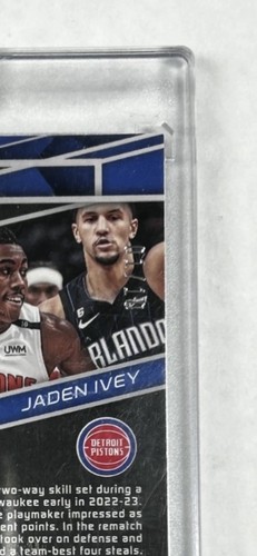 2022-23 Panini Spectra Jaden Ivey RC Patch Auto Gold 01/10 - Picture 3 of 3