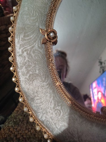 Specchio vanità vintage tono oro rose ornate velluto floreale 14" x 19" BRIDGERTON USATO IN OTTIME CONDIZIONI! - Foto 11 di 20