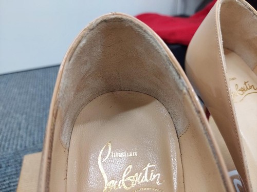 Christian Louboutin décolleté beige nastro vernice pelle tacco taglia 35 US 4 con scatola - Foto 9 di 13