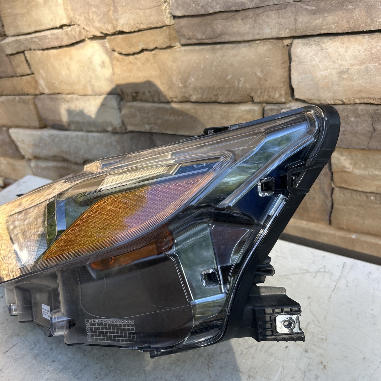 2017-2020 Maserati Levante Left Driver Side Xenon Headlight OEM *See Details**