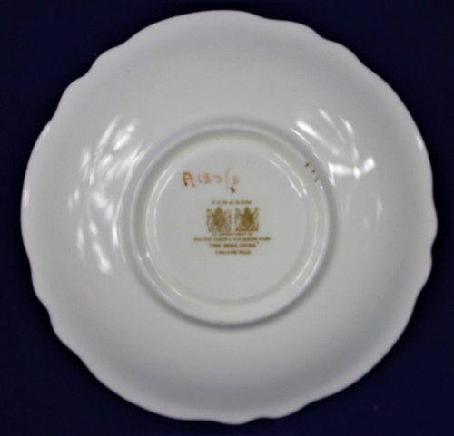 PARAGON FLORAL SPRAY MINT GREEN GOLD DECOR WIDE MOUTH TEA CUP SAUCER TWO CREST - Picture 6 of 12