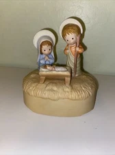 Hallmark 1983 Mary Hamilton Nativity Silent Night Ceramic Music Box Figurine