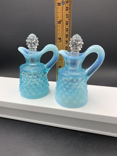 Vintage Pair Fenton Blue Opalescent Hobnail Glass Cruets with Clear Stopper 4.5" - Picture 8 of 8