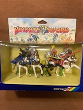 BRITAINS, VTG 4 PC SOLDIER "MOUNTED SILVER KNIGHTS" THE KNIGHTS SWORD 7744, NIB