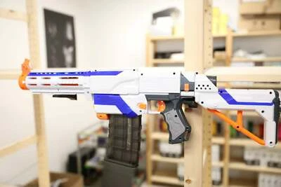 MARKENLOS Nerf Blaster Wandhalterung (ohne Blaster)