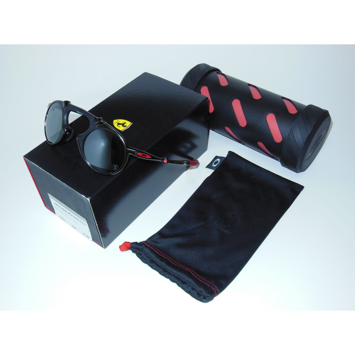New Oakley Madman Sunglasses Ferrari Dark Carbon/Black New Oakley Madman Sunglasses Ferrari Dark Carbon/Black
