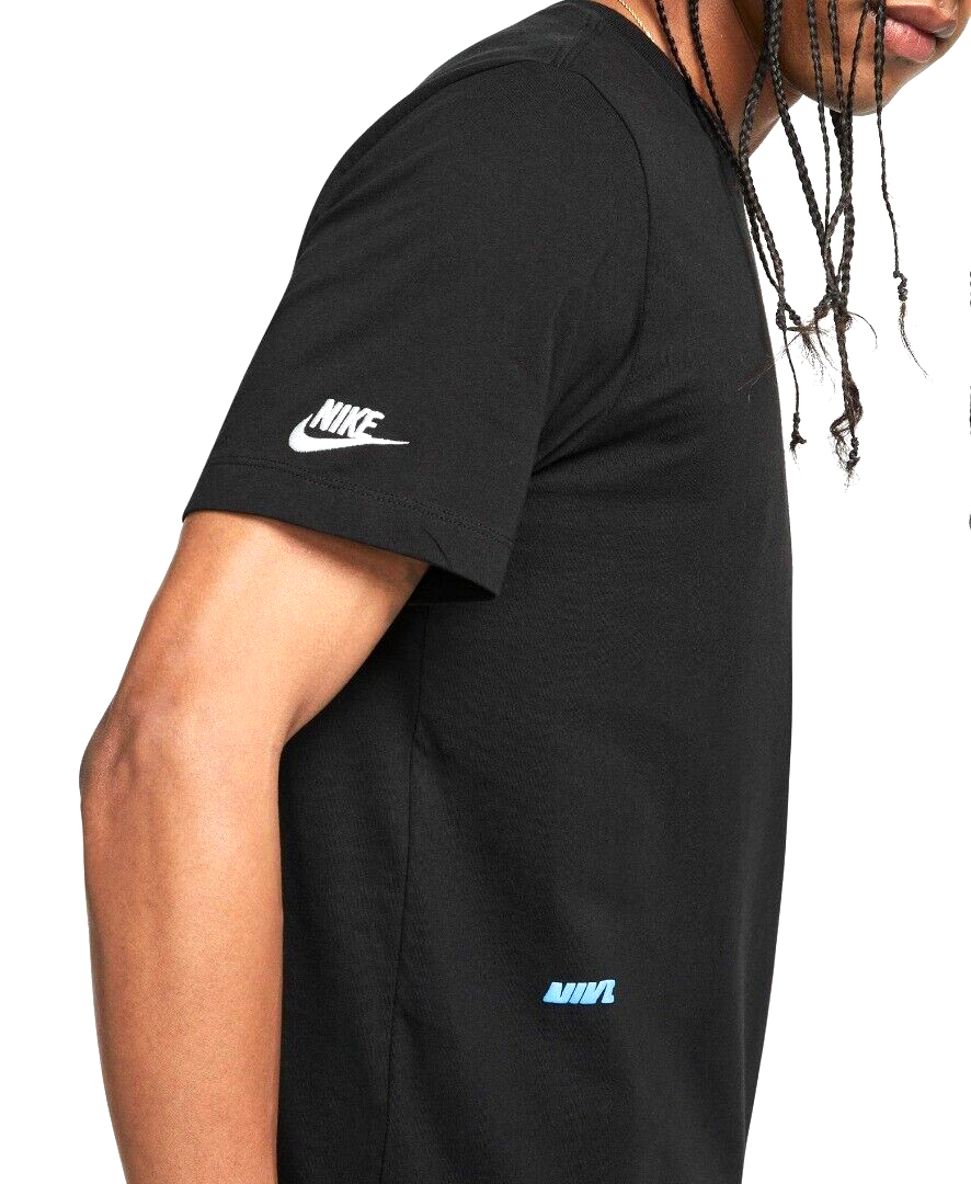 Nike Men SportswearEssential Futura Glitch Tee in Blk/Blue