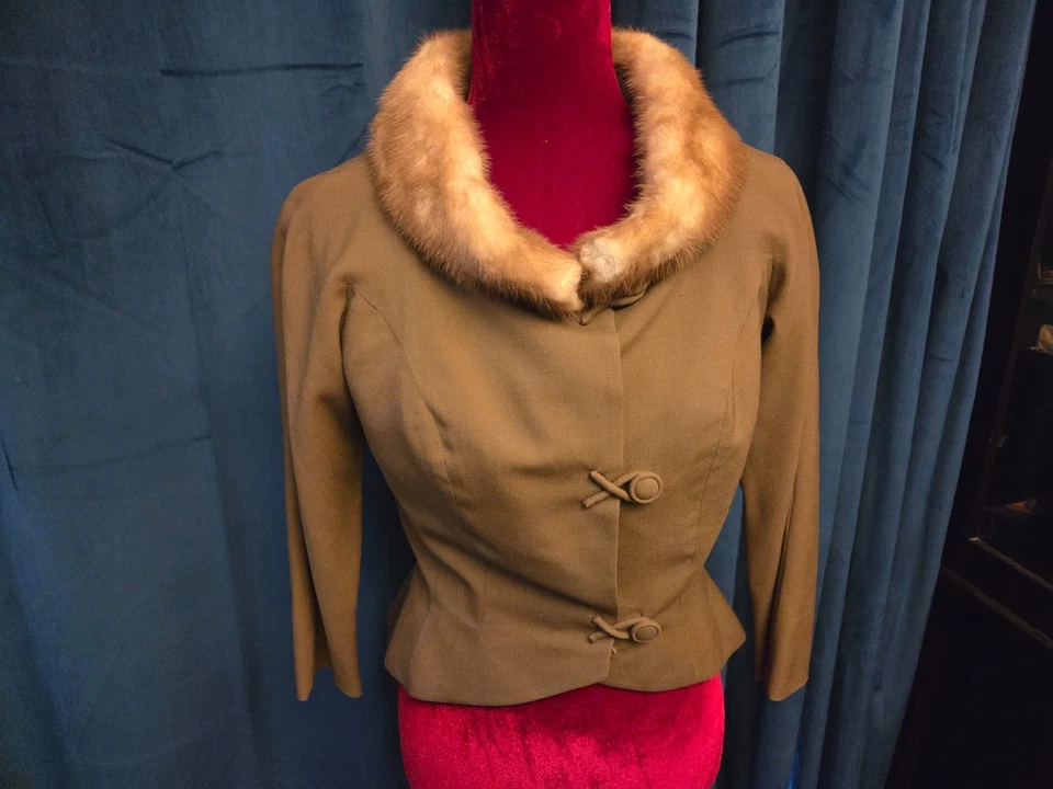 Abrigo Lucille Ball Usado Años 50 Marrón Don Loper Piel Recortada Sydney Guilaroff Foto 2 de 4