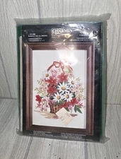 Vintage Charmin #04-496 Basket Of Flowers Embroidery Kit 5 x 7 New Silk Screen