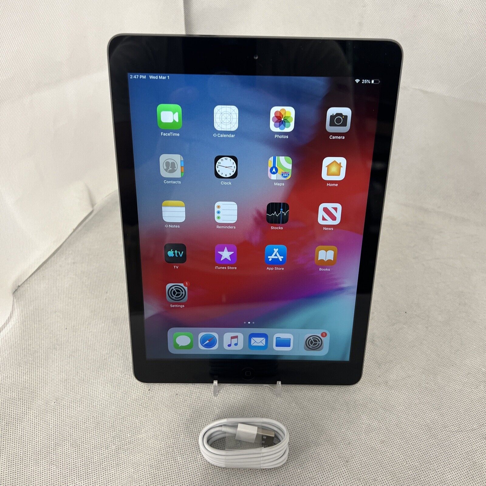 Apple iPad Air 1st Gen. A1474 - 16GB - Wi-Fi,  in - Space Gray  194026326272 | eBay