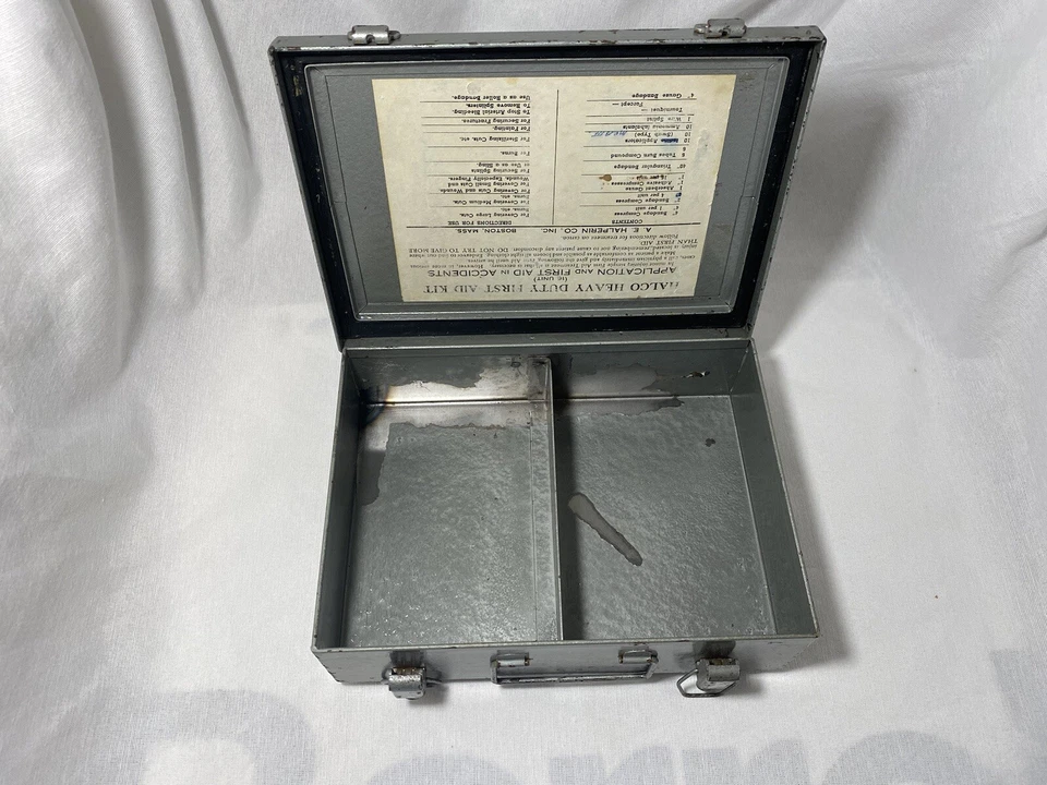 Vintage First Aid Box A.E. Hampering Co. - Image 4 of 4