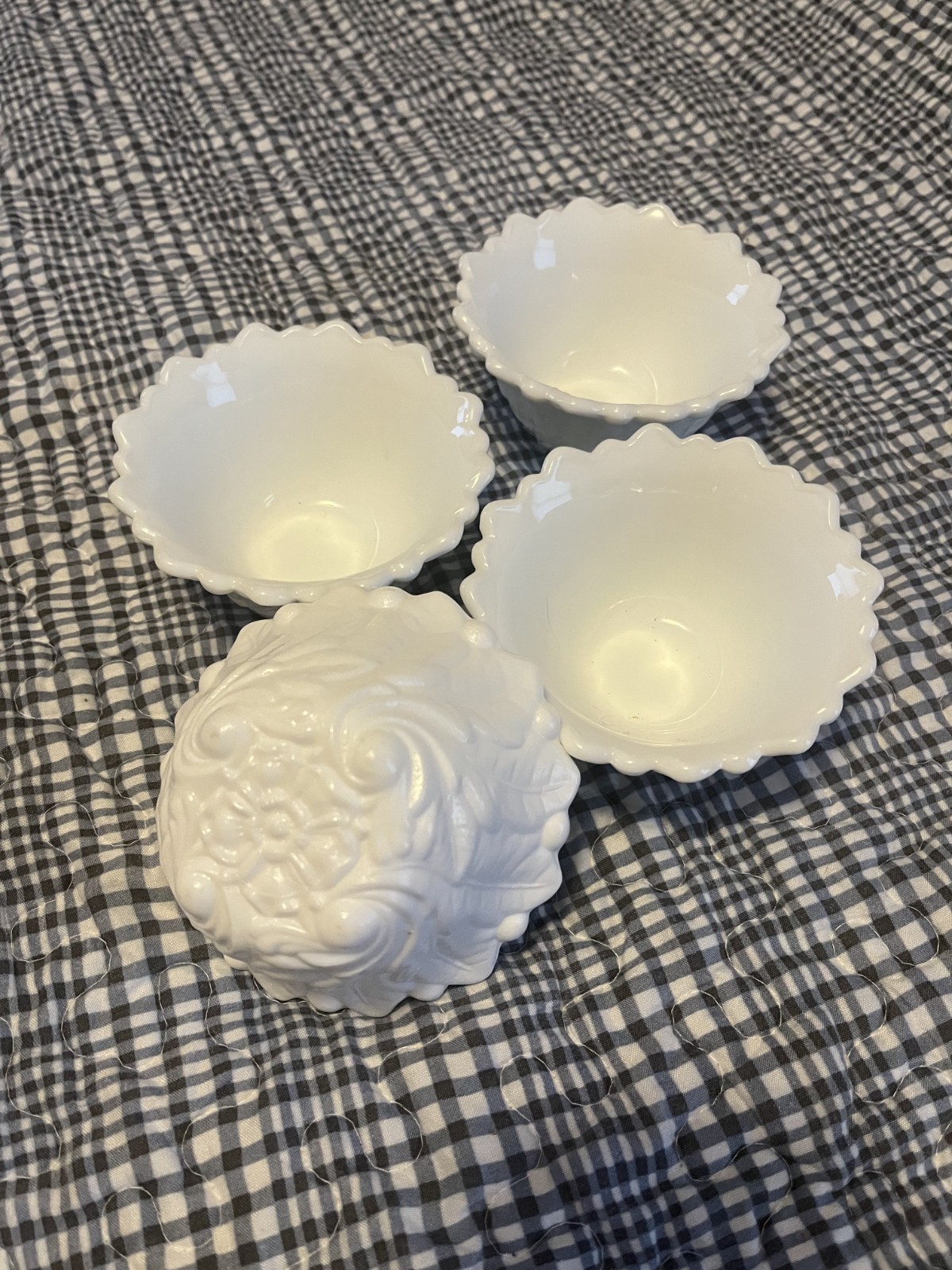 set of 4 vintage indiana glass wild rose white milk glass bowls