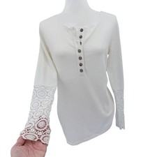 BiBi Womens White Ribbed Henley Top Lace Crochet Long Sleeve Boho Small