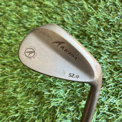 Akira Tour Issue 52° 12 Bounce Gap Wedge Graphite Stiff Flex Raw Right Hand 35''