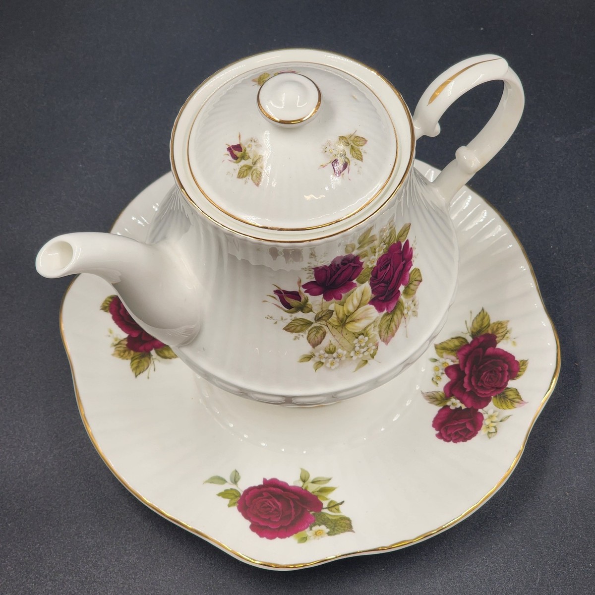 Royal Tara Hall Fine Bone China Tea Serving Set 22pc Red Rose