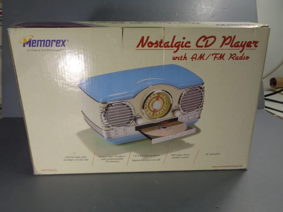 Radio estéreo Memorex AM y FM MTT3200 con caja original Foto 2 de 3