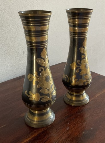 Beautiful Pair Of Vintage Engraved Brass Vases, Made In India - Picture 4 of 8