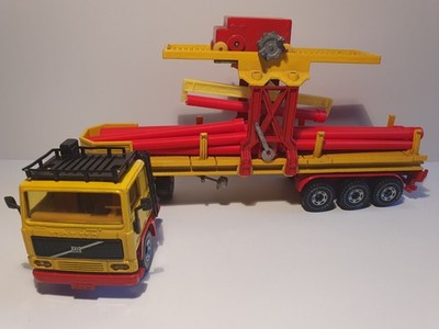 Siku 3711 Sattelzug mit fahrbarer Kranbrücke Volvo F10 