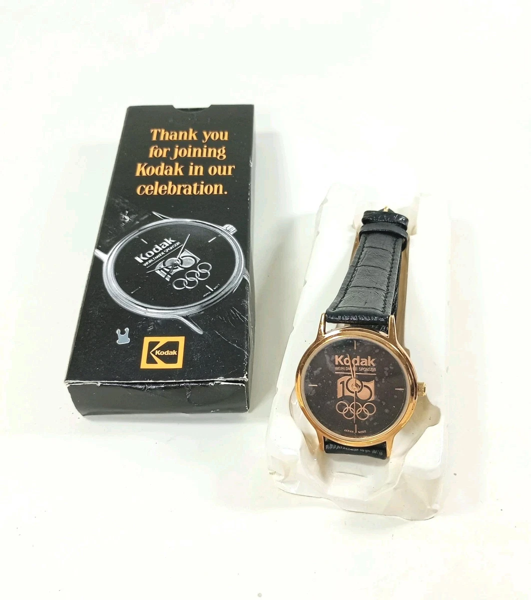 Lot 4 caches moyeux 75 mm centre roue emblèmes étoile chromée fond noir effet mat logo Lot 4 caches moyeux 75 mm centre roue emblèmes étoile chromée fond noir effet mat logo