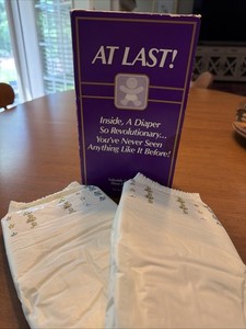 Vintage 1987 Luvs Deluxe Diapers Baby Trial Size (2 Diapers) Sesame Street Open