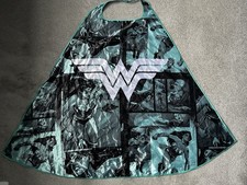 Six Flags DC Wonder Woman Kids Cape Green/Black/White 32  Comic Book Panel Logo