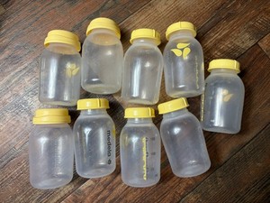 9 -Medela Breast Milk Collection and Storage Bottles, 5 Ounce Breastmilk Co Set