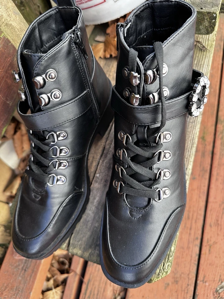 Bota de moda para mujer Nanette Lepore Irina talla 7 negra Foto 4 de 4