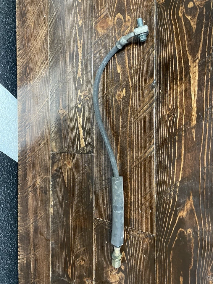 Tubo pinza freno delantero izquierdo Chevrolet Corvette 6.2L LT1 455HP C7 2014 A045302 Foto 2 de 2