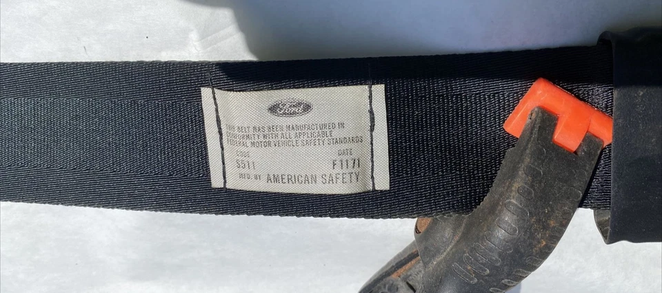 Ford Mustang Torino GT 1970 1971 negro cinturones de seguridad retráctiles delanteros izquierdo y derecho Foto 3 de 4