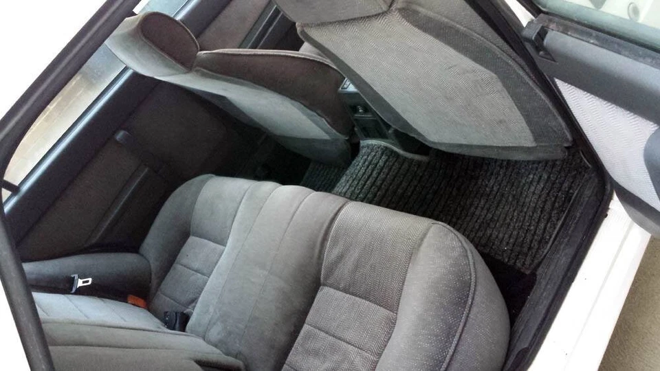 Alfa Romeo 75 Twin Spark TS Manual White Original Car Transaxle 1987 - image 4 of 4