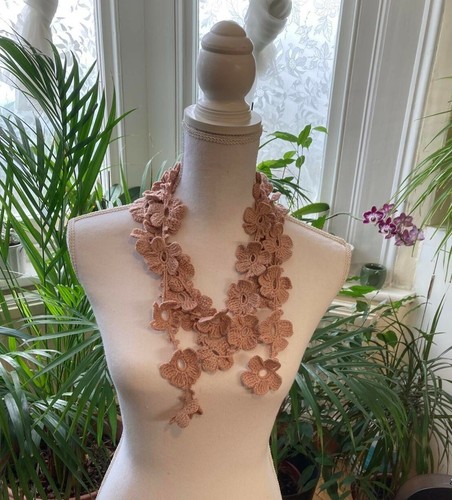 Crochet fancy flowered powder colors necklace/Mother's Day handcrafted necklace - Picture 3 of 5