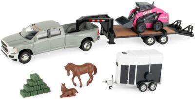 Ertl Farm Maßstab 1:32 Dodge RAM 3500 + Case SV340B pink + Horsetrailer