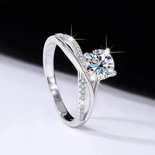 Round Cut Lab‑Created Diamond Engagement Ring