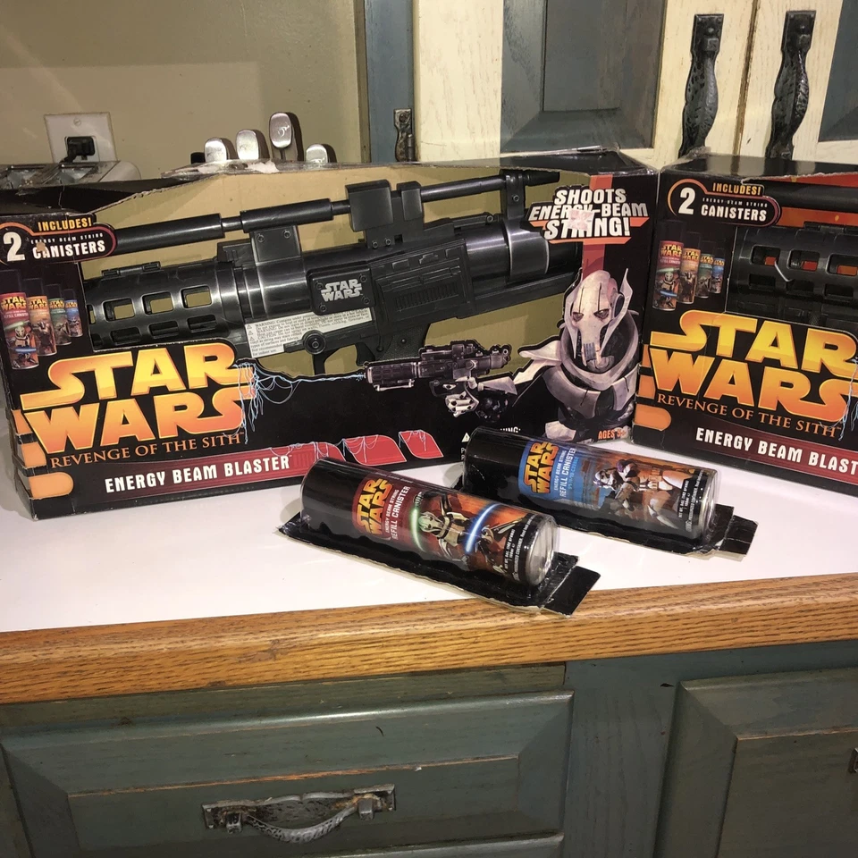 NUEVO EN CAJA 2 Hasbro Star Wars Revenge Of The Sith Energy Beam Blaster Silly String 2005 Foto 3 de 4