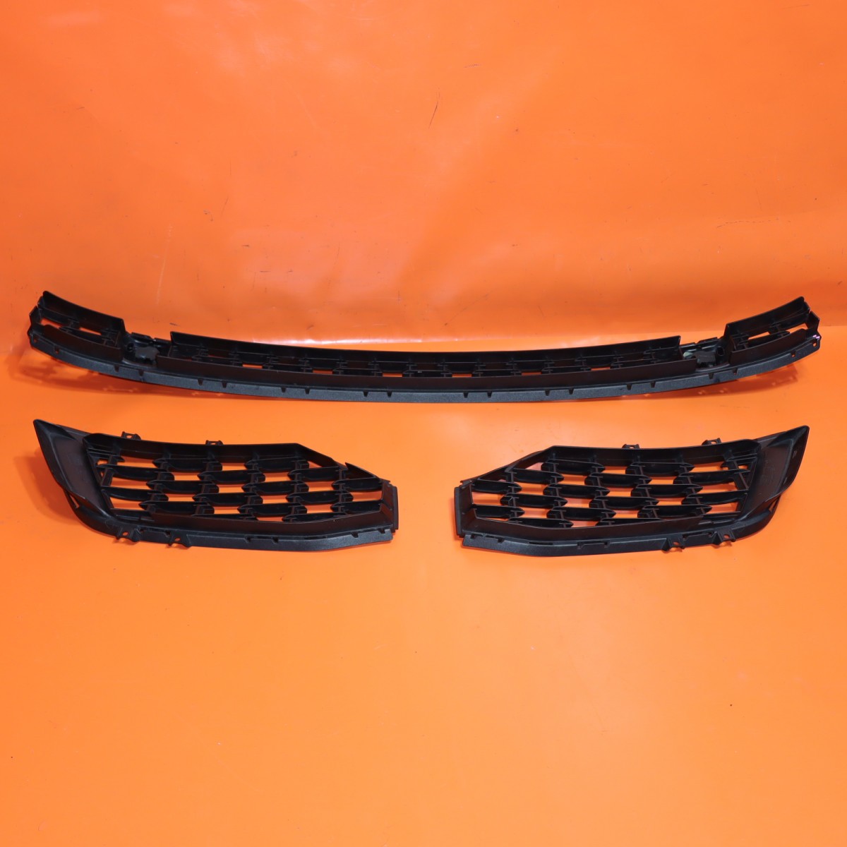 Maserati Ghibli 334 Ultima 2021-2023 Right Lower Bumper grilles Pair P/N 670097587