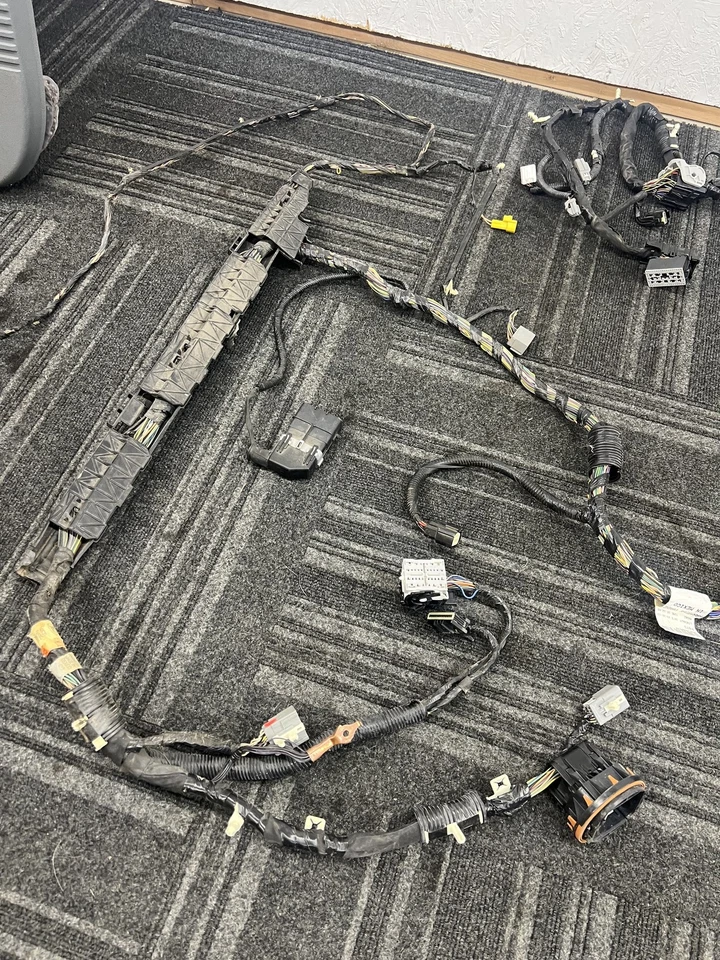 Arnés de cableado interior Ford F-550 Super Duty 2013 doble cabina dc3t14a005p260r Foto 3 de 4