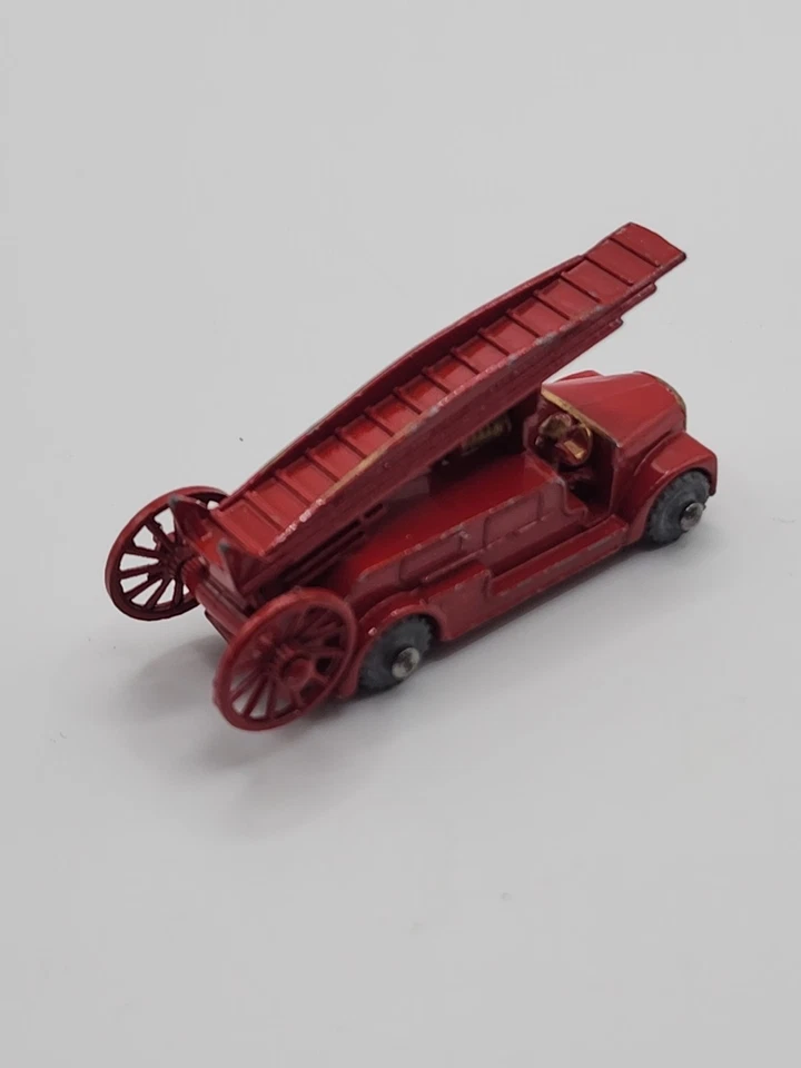 VINTAGE LESNEY MATCHBOX # 9 DENNIS FIRE ESCAPE - Image 2 of 4