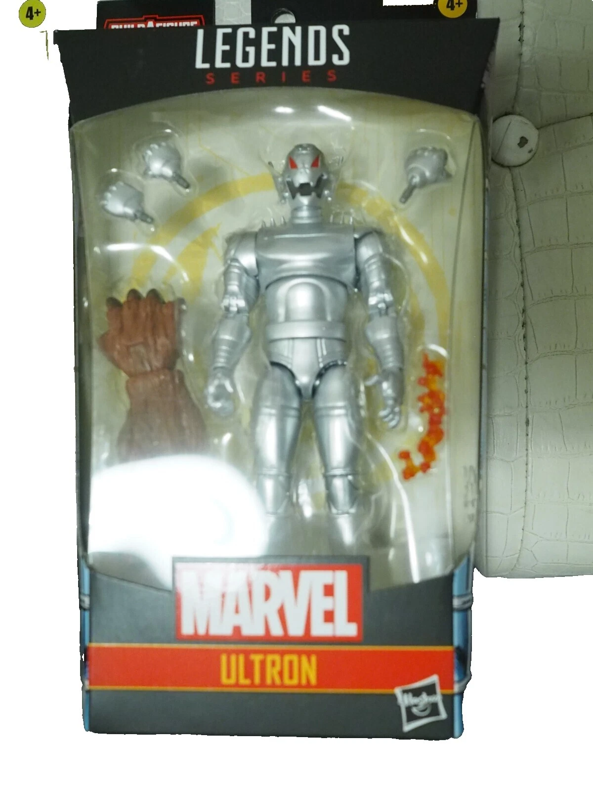 Figuras de acción de plástico Marvel Ultron y accesorios