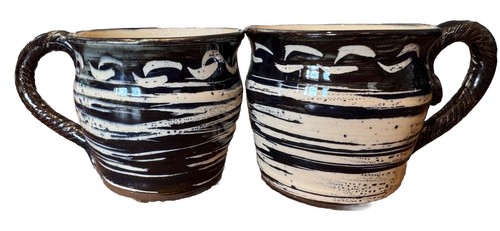 This is a set of two handmade pottery mugs, black-and-white abstract pattern - Picture 2 of 14