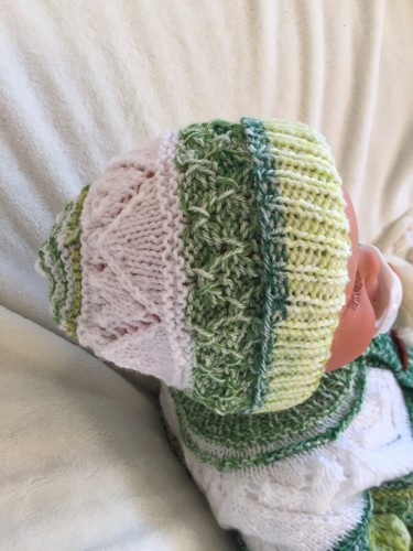 Baby Garnitur HERZ 💝Strickjacke NEU Handgestrickt ca. Größe 50/56 mit 2 Mützen - Bild 3 von 8