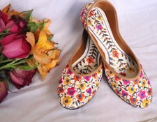 Colorful Embroidery Daily wear Pakistani/Indian Punjabi Women Khussa Jutti-Flats