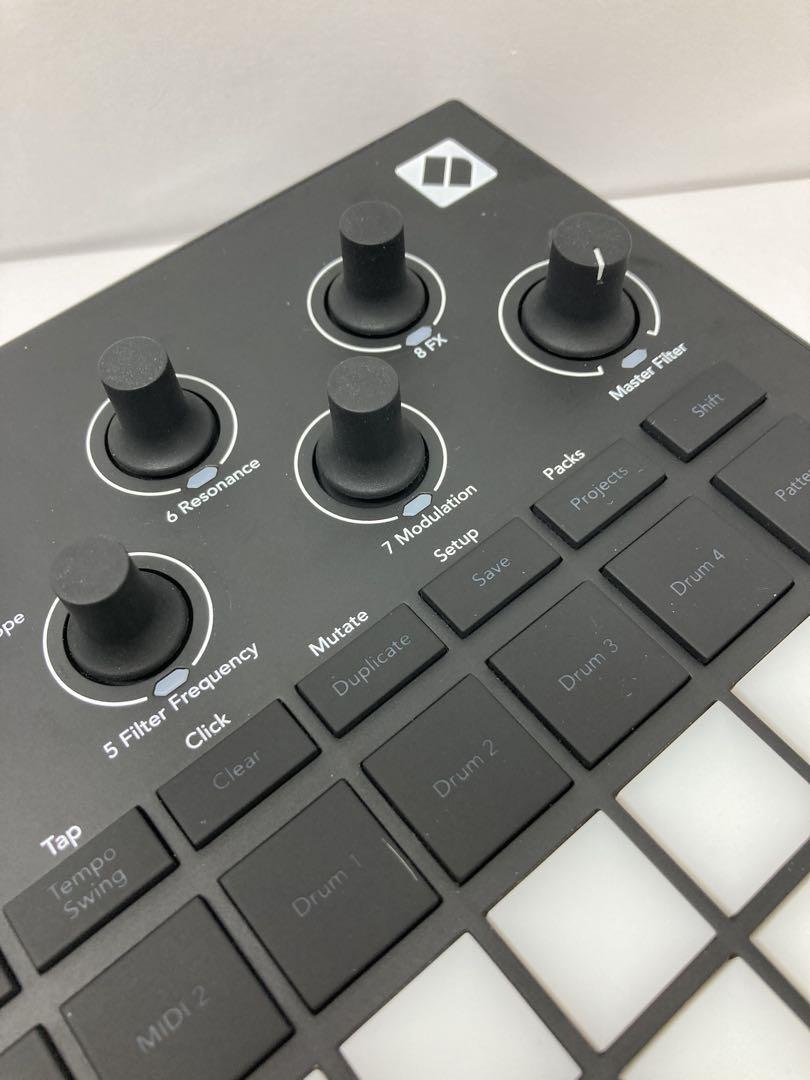 【箱付き美品】novation CIRCUIT TRACKS グルーヴボックス NOVATION ( ノベーション ) Circuit Tracks グルーブボックス