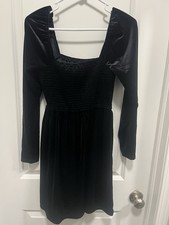 Gap Velour Black Dress Fitted Top, Flown Bottom NWT Women’s Medium