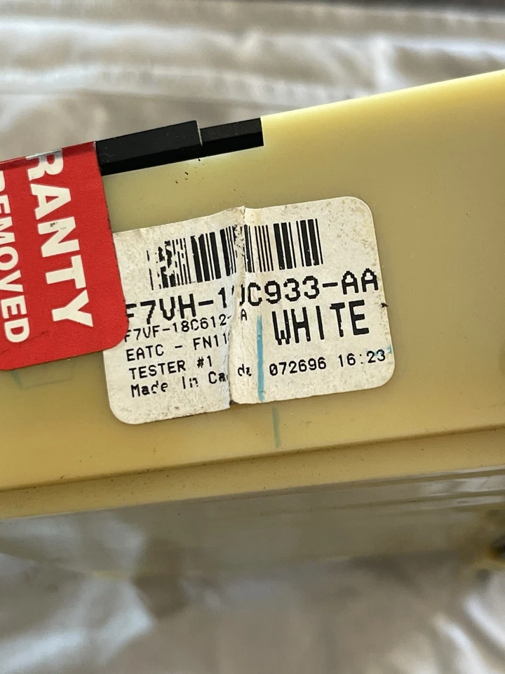 96-97 TOWN CAR EATC AUTOMATIC DIGITAL CLIMATE HEATER CONTROL F7VH-19C933-AA  - Image 2 of 4