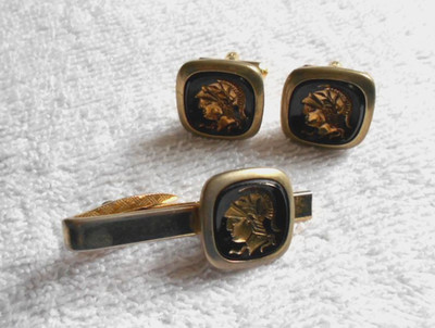 Vintage Intaglio Centurion Warrior Cuff Links Tie Clip Set Gold Tone