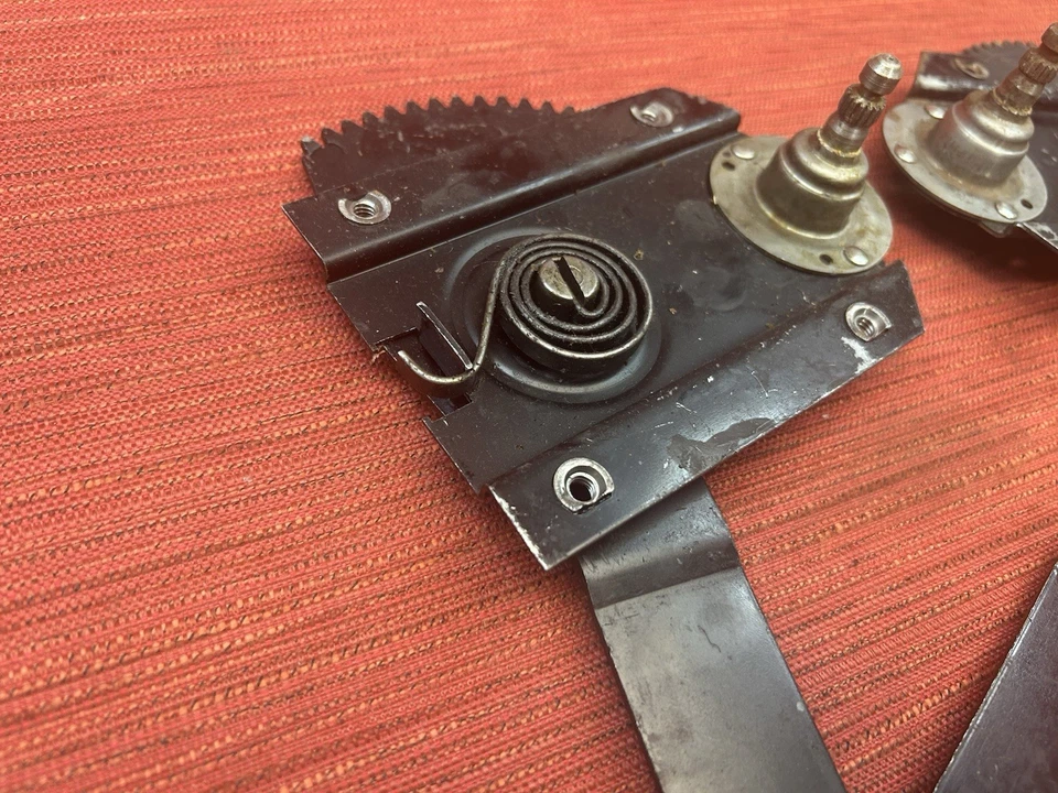 Reguladores de ventana de puerta delantera GM para Chevy, Buick, Oldsmobile, Pontiac 1941-1948 Foto 3 de 4