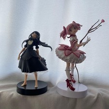 Madoka Magica Homura Akemi und Madoka Kaname ...